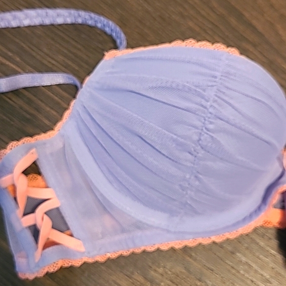 Victoria's Secret Bra - Picture 4 of 4